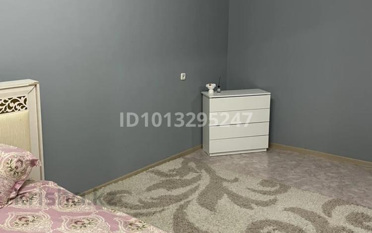 1-комнатная квартира · 36 м² · 2/5 этаж, мкр 8 273 — Возле 21 и 27 школы за 8 000 ₸ в Актобе — фото 2