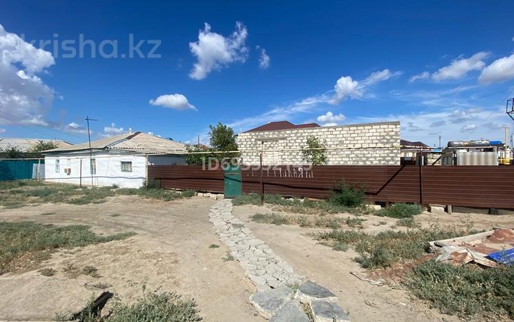 Отдельный дом · 5 комнат · 145 м² · 8 сот., мкр Кокарна 13а — 22 улица за 10 млн 〒 в Атырау — фото 2