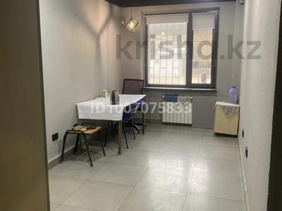 Свободное назначение, офисы, образование, конференц-залы, кабинеты и рабочие места, студии · 40 м² за 300 000 〒 в Актау, 7-й мкр