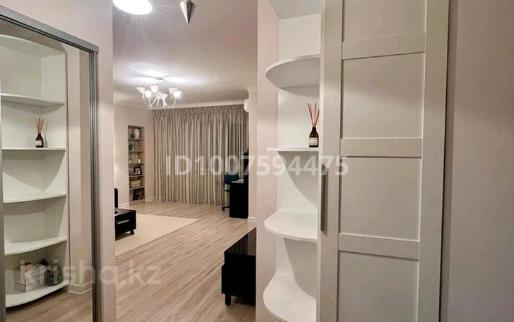 2-бөлмелі пәтер · 66.6 м² · 8/9 қабат, мкр Сары Арка 40, бағасы: 39 млн ₸ в Атырау — фото 2