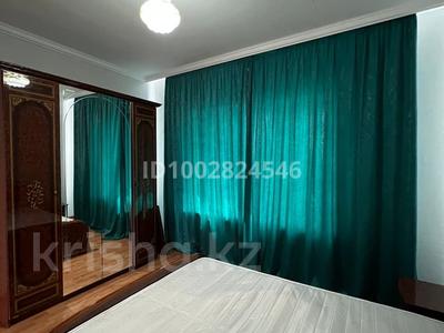 2-комнатная квартира · 77 м² · 9/10 этаж, Газиза Жубанова 146 1 — Возле нового цона центр , 2 х спальная кровать, холодильник ,стир машина чисто уютно за 15 000 ₸ в Актобе