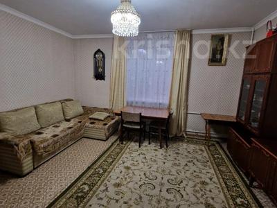 3-комнатная квартира, 73 м², 3/3 этаж помесячно, Каюма мухамедханова 33 за 200 000 〒 в Семее