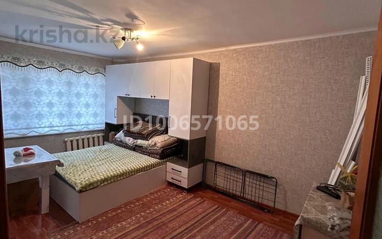 1-комнатная квартира · 30 м² · 1/5 этаж, Байсеитова 140 — Желтоксан за 10 млн 〒 в  — фото 2