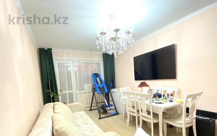3-комнатная квартира · 61 м² · 4/5 этаж, мкр Юго-Восток, Строителей — Средняя школа №27, Школа-лицей №57 им. С. Саттарова, Ясли-сад №41 "Гүлдер", Рынок "Арай", Кинотеатр "Сары-Арка", ТЦ "Береке" за 29 млн ₸ в Караганде, Казыбек би р-н — фото 2