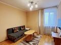 1-комнатная квартира, 35 м², 1 этаж посуточно, Алиханова 10А за 15 000 〒 в Караганде, Казыбек би р-н
