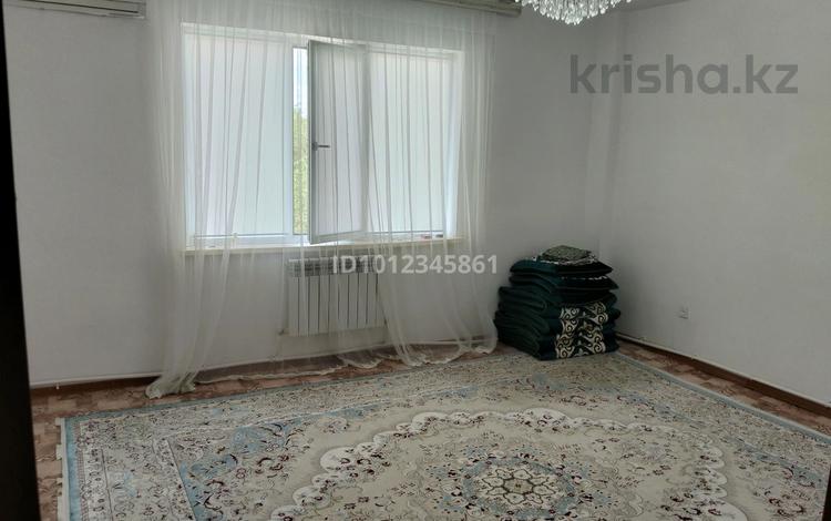 2-бөлмелі пәтер · 61 м² · 3/5 қабат, ул. Айнаш Байжигитовой 66, бағасы: 18 млн ₸ в Атырау, мкр Авангард-2 — фото 2