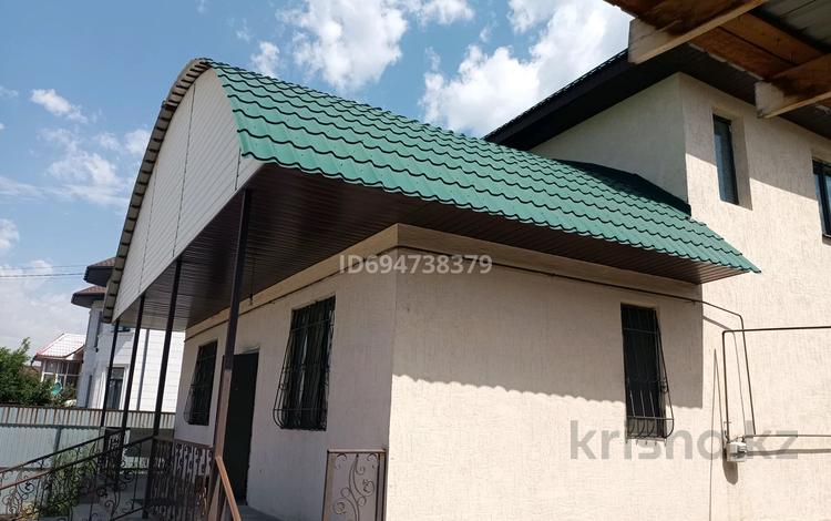 Отдельный дом · 6 комнат · 220 м² · 10 сот., мкр Калкаман-2, Рипинского 45 — Продам дом расположен близко к улице Шаляпина возле гимназии 176 в хор за 190 млн ₸ в Алматы, Наурызбайский р-н — фото 2
