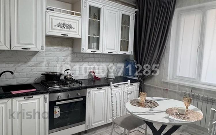 1-комнатная квартира · 50 м² · 1/5 этаж, мкр Нурсая 69 за 12 000 ₸ в Атырау — фото 6