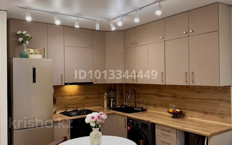 1-бөлмелі пәтер · 55 м² · 3/3 қабат, мкр Старый Аэропорт, Бисена Жумагалиева 29 — Коняхина, бағасы: 29 млн ₸ в Уральске — фото 2