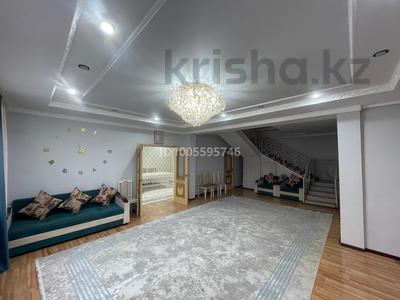 Дом · 8 комнат · 360 м², Дулатов за 40 000 〒 в 