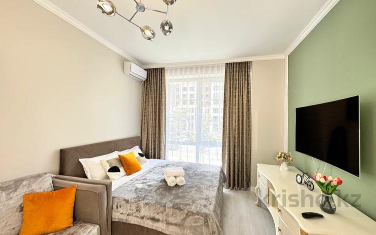 2-комнатная квартира · 80 м² · 2/17 этаж, Розыбакиева 320 за 35 000 ₸ в Алматы, Бостандыкский р-н — фото 2