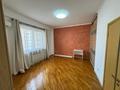 4-бөлмелі пәтер, 135 м², 6/9 қабат ай сайын, мкр Керемет 5 к19, бағасы: 600 000 〒 в Алматы, Бостандыкский р-н — фото 8