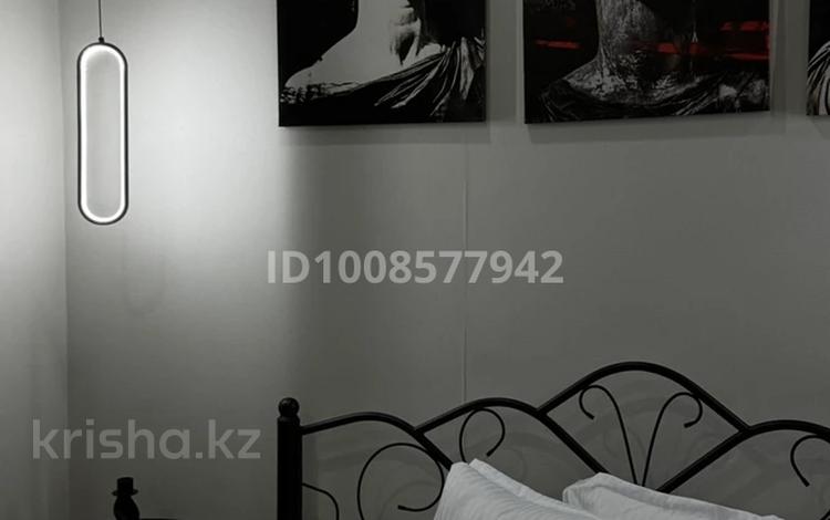 1-комнатная квартира · 63 м² · 2/9 этаж, мкр Омега, Есенжанова 3/2 за 30 000 ₸ в Уральске — фото 8