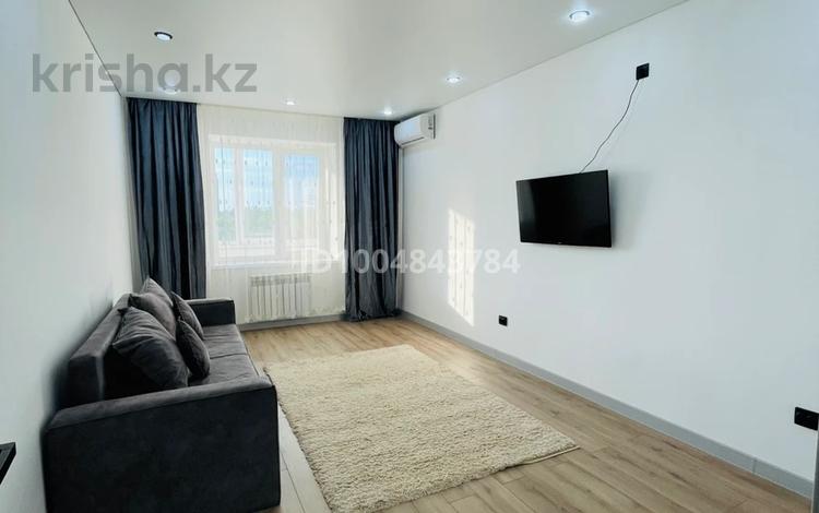 2-комнатная квартира · 70 м² · 4/5 этаж, мкр Северо-Восток, Циолковский за 15 000 ₸ в Уральске — фото 13