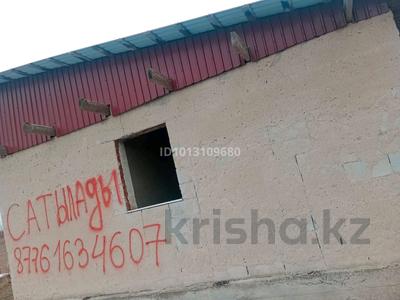Отдельный дом · 3 комнаты · 46 м² · 8 сот., Солтанбай батыр 448 — С.о. Нуринский с.Нура за 7.3 млн ₸
