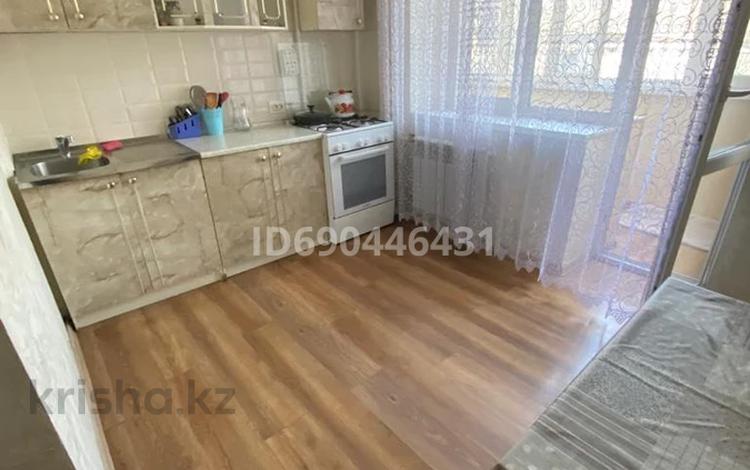 2-комнатная квартира, 54 м², 2/5 этаж помесячно, Шашкина — Аль фараби за 260 000 〒 в Алматы, Медеуский р-н — фото 18