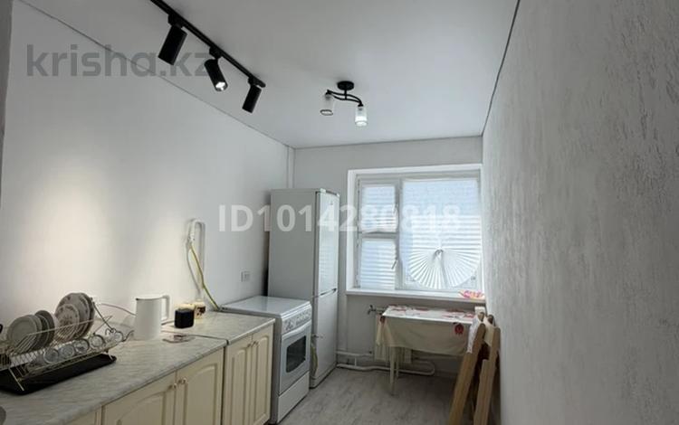 1-комнатная квартира · 38 м² · 10/10 этаж, 4-й мкр 7 за 15 000 ₸ в Актау — фото 2