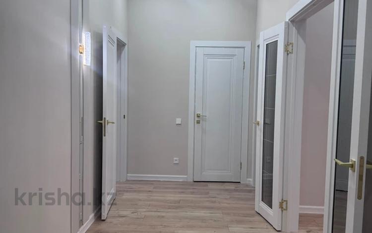 2-бөлмелі пәтер · 70 м² · 2/9 қабат, Алтын орда ш/а., бағасы: 38 млн ₸ в Актобе, мкр. Алтын орда — фото 2