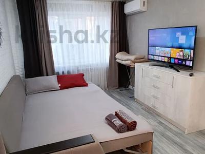 Аренда квартир посуточно в Атырауской обл.: 1-комнатная квартира · 50 м² · 1/5 этаж, Азаттык 68Б — Мкр Стройконтора за 10 000 〒 1-комнатная квартира · 50 м² · 1/5 этаж, Азаттык 68Б — Мкр Стройконтора за 10 000 〒 в Атырау