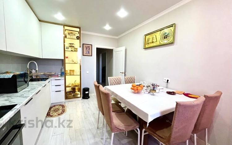 3-бөлмелі пәтер · 95 м² · 8/13 қабат, Чингиз Айтматов 36, бағасы: 45 млн ₸ в Астане, Нура р-н — фото 2