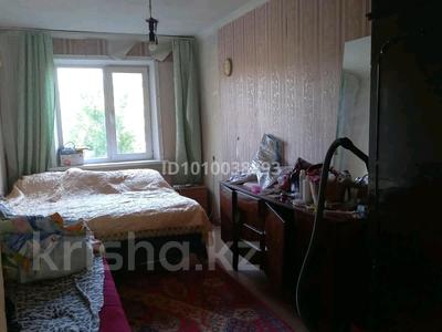 2-комнатная квартира · 44 м² · 2/5 этаж, Майкудук, Майкудук, 13й микрорайон 16 за 80 000 ₸ в Караганде, Алихана Бокейханова р-н