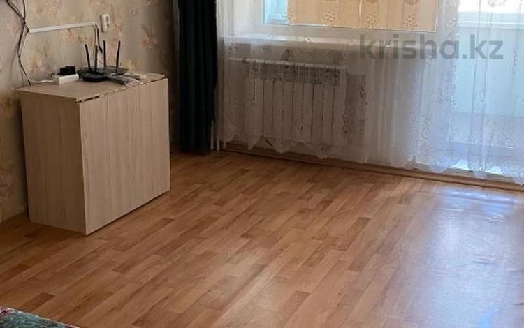 1-комнатная квартира · 36 м² · 6/9 этаж, мкр Строитель за 13.2 млн 〒 в Уральске — фото 2