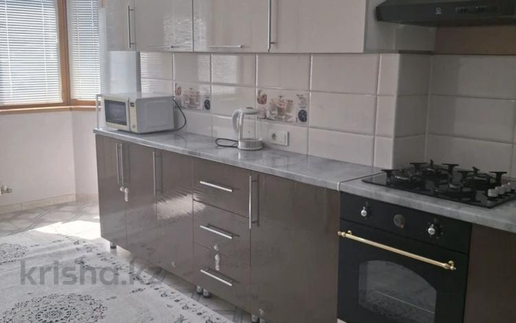 2-бөлмелі пәтер · 77 м² · 5/8 қабат, Туркестанская 55, бағасы: 350 000 ₸ в Шымкенте, Аль-Фарабийский р-н — фото 2