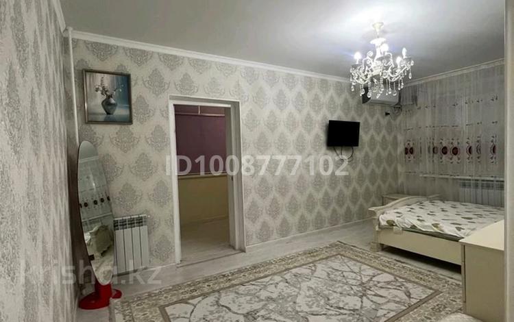 1-комнатная квартира · 40 м² · 3/5 этаж, 9-й мкр 10 за 160 000 ₸ в Актау — фото 2