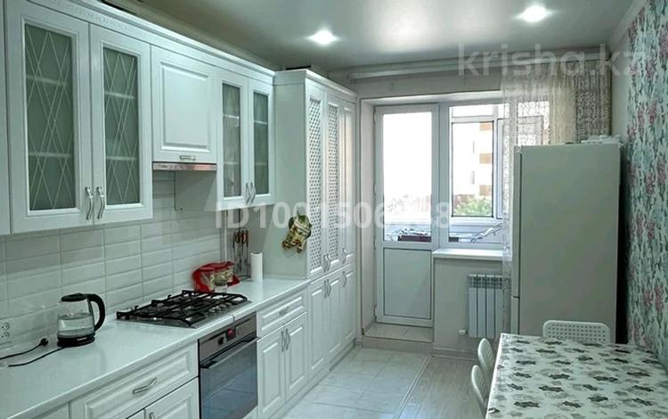 3-бөлмелі пәтер · 85 м² · 2/5 қабат, Алтын орда ш/а., Мкр. Алтын орда, 338,к1 — Возле школы 64, бағасы: 34 млн ₸ в Актобе, мкр. Алтын орда — фото 2
