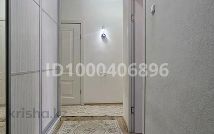 2-бөлмелі пәтер · 65 м² · 6/9 қабат, Жұлдыз ш/а, Самал, бағасы: 25.5 млн ₸ в Уральске, мкр Жулдыз — фото 2