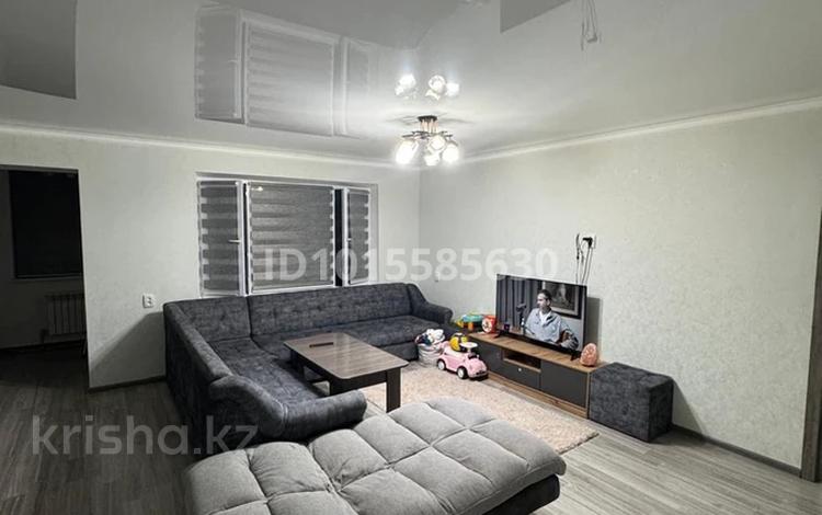 4-бөлмелі пәтер · 85.7 м² · 5/5 қабат, 12-шағынаудан 56, бағасы: 35 млн ₸ в Шымкенте, Енбекшинский р-н — фото 2