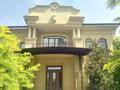 Отдельный дом · 8 комнат · 900 м², Каппарова за 4.5 млн ₸ в Алматы, Медеуский р-н