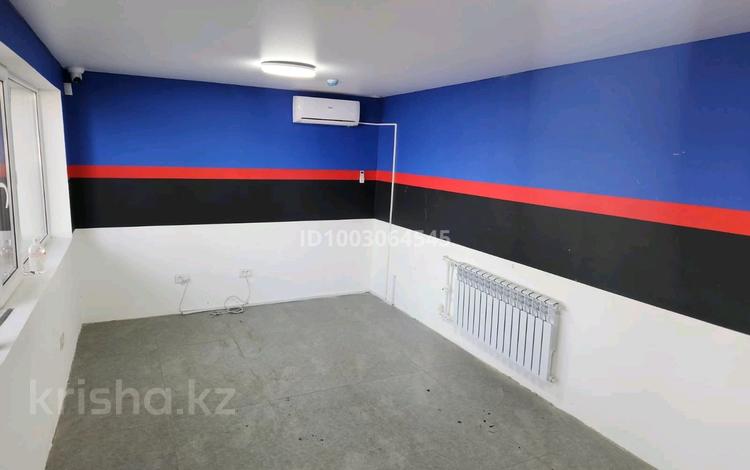 Свободное назначение, офисы, магазины и бутики, салоны красоты · 46 м² за 250 000 ₸ в Атырау — фото 2