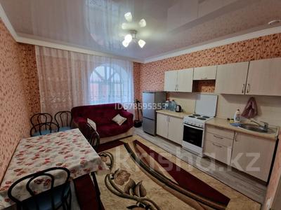 1-комнатная квартира, 60 м², 10/10 этаж посуточно, Кошкарбаева 25 за 10 000 〒 в Астане, Алматы р-н
