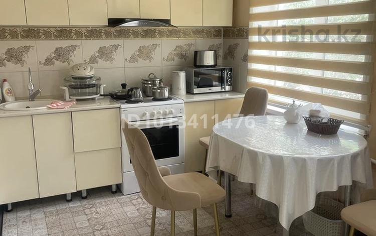 2-комнатная квартира · 48 м² · 2/5 этаж, Алимжанова 5 — Алимжанова/ озеро/ Второй этаж,Желтоксан за 13 000 ₸ в Балхаше — фото 75