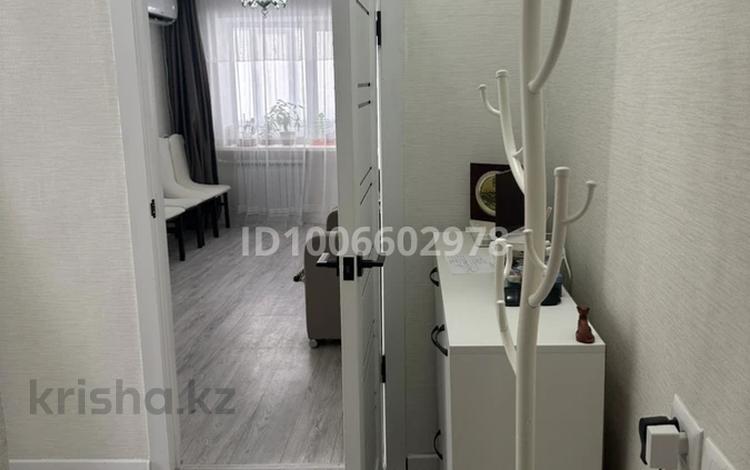 2-бөлмелі пәтер · 43 м² · 4/5 қабат, Сейфуллина 65 — Рынок Шаруа, бағасы: 14 млн ₸ в Жезказгане — фото 2