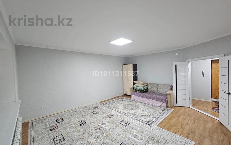 1-комнатная квартира · 54 м² · 6/6 этаж, мкр. Алтын орда 48гк2 за 120 000 〒 в Актобе — фото 2