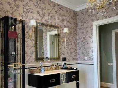 5-комнатная квартира · 320 м², Жамакаева 256а за 4 млн 〒 в Алматы, Медеуский р-н