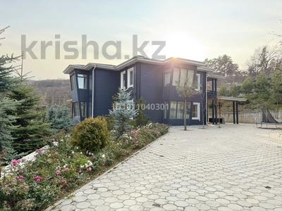Отдельный дом · 8 комнат · 462 м², мкр Тау Самал 5/8 за 2.8 млн 〒 в Алматы, Медеуский р-н