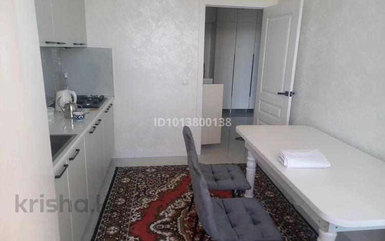 3-комнатная квартира · 85 м² · 7 этаж, Төлеметова 50/25 за 230 000 ₸ в Шымкенте, Абайский р-н — фото 2