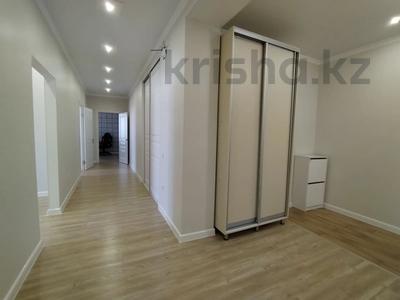 3-комнатная квартира, 110 м², 4/5 этаж, мкр. Алтын орда за 39 млн 〒 в Актобе, мкр. Алтын орда