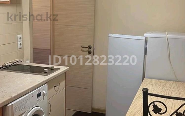 1-бөлмелі пәтер · 18 м² · 2/5 қабат, Бөгенбай батыра 272 — ул Бөгенбай батыра. уг .ул Жарокова ., бағасы: 165 000 ₸ в Алматы, Алмалинский р-н — фото 2