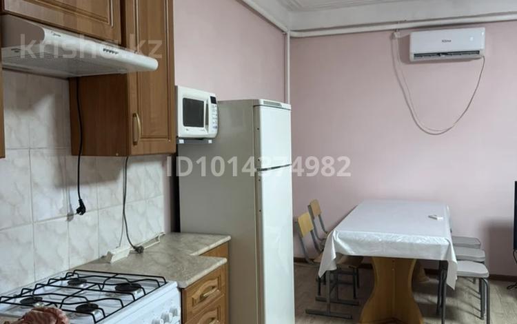 2-комнатная квартира · 68 м² · 2/2 этаж, Ауезова 13 за 150 000 ₸ в Атырау, мкр Жилгородок — фото 2