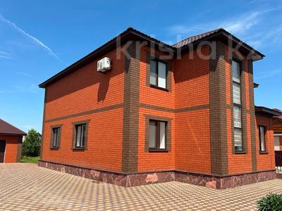 Отдельный дом · 5 комнат · 239 м² · 10 сот., мкр Жастар 2, ул. Ынтымак 33 за 65.5 млн ₸ в Актобе, жилой массив Жанаконыс