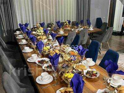 Аренда домов в Мангистауской обл.: 6-комнатный дом посуточно, 225 м², мкр "Самал" 6/1 за 120 000 〒 6-комнатный дом посуточно, 225 м², мкр "Самал" 6/1 за 120 000 〒 в Актау, мкр "Самал"