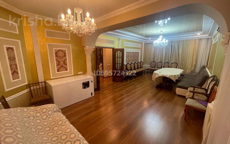 3-бөлмелі пәтер · 100.6 м² · 3/5 қабат, мкр Михайловка , Крылова 40/2 5, бағасы: 63 млн ₸ в Караганде, Казыбек би р-н — фото 2