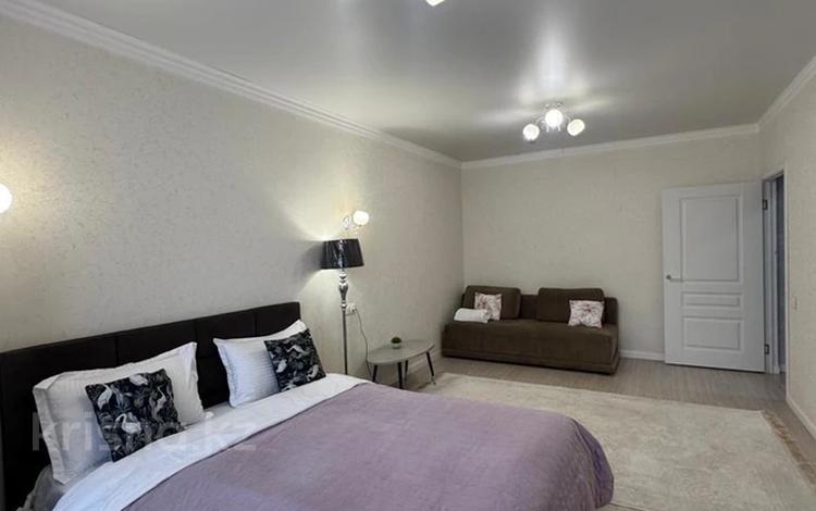 1-комнатная квартира · 50 м² · 4/13 этаж, Просп. Назарбаева 28 за 20 000 ₸ в Алматы, Алмалинский р-н — фото 3