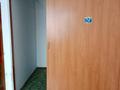 1-комнатная квартира, 36 м², 5/5 этаж, мкр 8, Бр.Жубановых 263 за 10 млн 〒 в Актобе, мкр 8 — фото 2