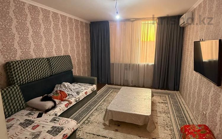 2-комнатная квартира · 67 м² · 10/12 этаж, мкр Туран 48А за 120 000 ₸ в Шымкенте, Каратауский р-н — фото 2