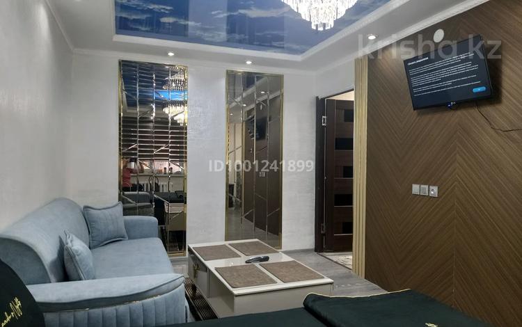 1-бөлмелі пәтер · 34 м² · 3/5 қабат, Бектурганова 11 — Универсам Вип, бағасы: 2 000 〒 в  — фото 2